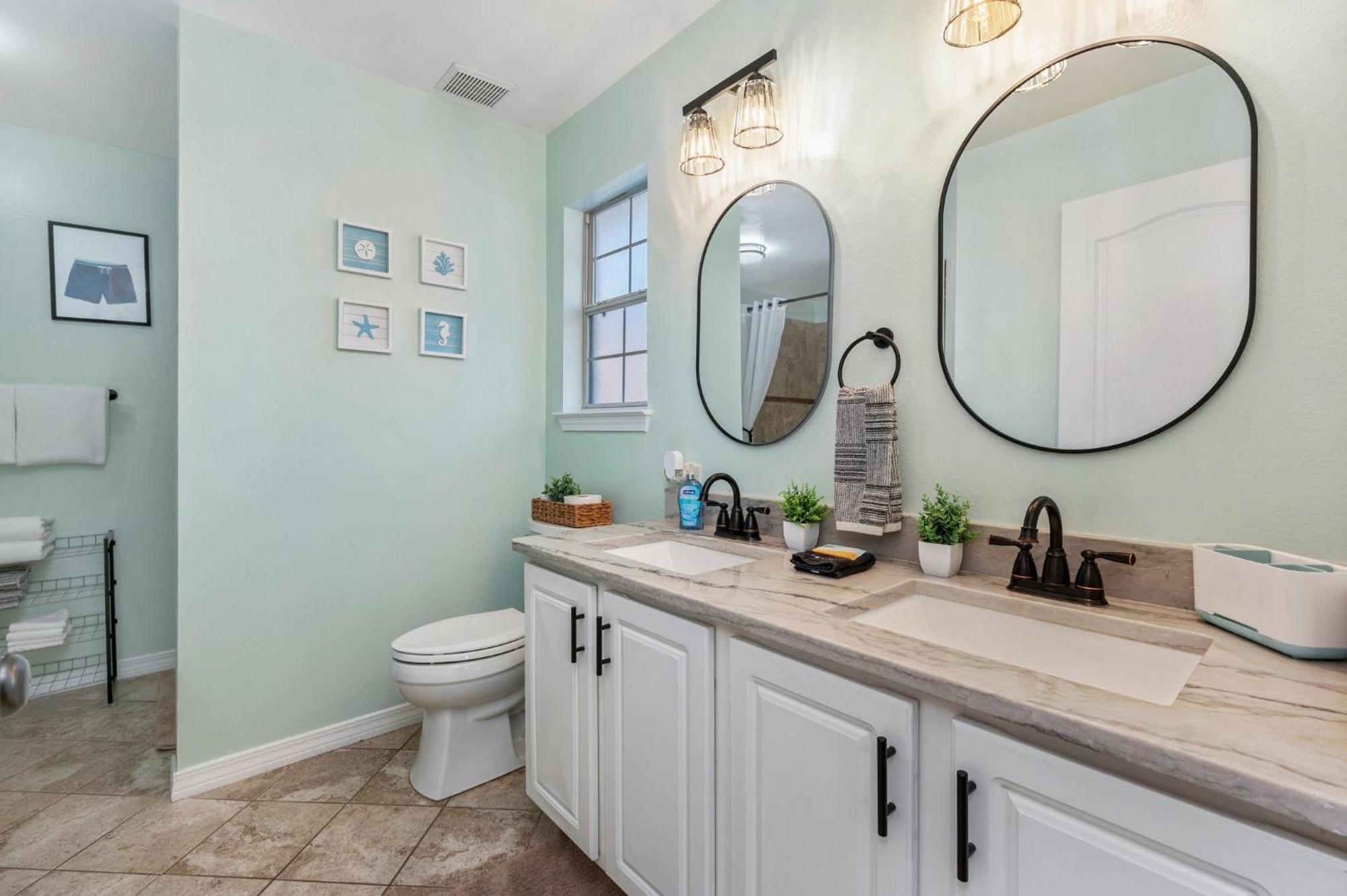 Beautiful Pet Friendly Home! Tropical Pool, Optional Golf Cart & Pool Heat, Minutes To Beach Destin Ngoại thất bức ảnh